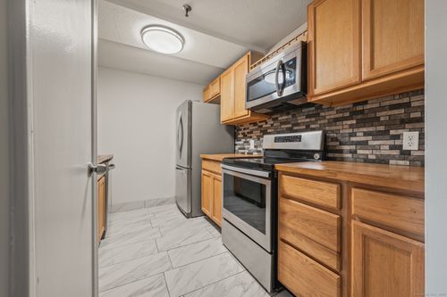 apt-15-1 Russell St, Middletown, CT, 06457-4454 | Card Image