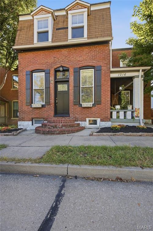 1216 N 5th St, Saint Charles, MO, 63301-1932 | Card Image