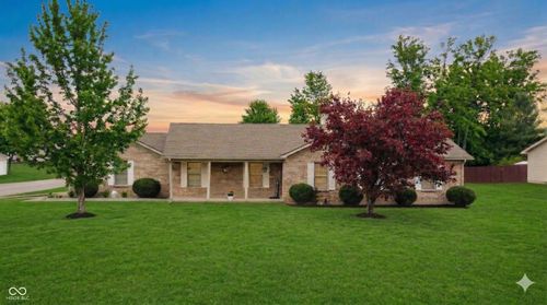 400 Winding Brook Dr, Centerville, IN, 47330-9806 | Card Image