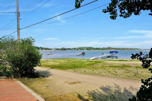 34 Beach St E, House other with 3 bedrooms, 2 bathrooms and 2 parking in Rochon Sands AB | Image 6