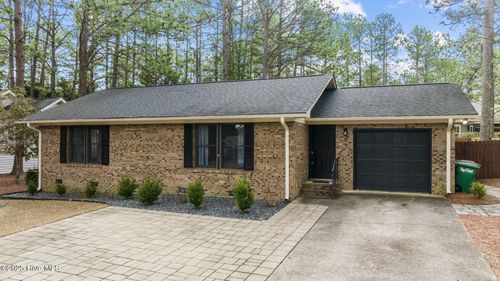 1635 Longleaf Dr E, Pinehurst, NC, 28374-8354 | Card Image