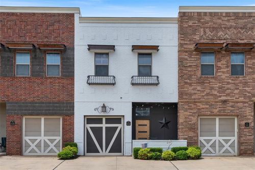533 S Fretz Ave, Edmond, OK, 73003-5525 | Card Image