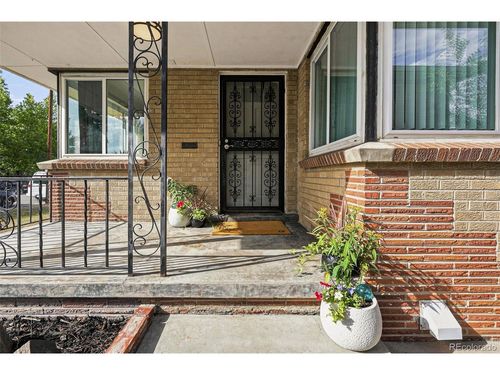 3640 Fairfax St, Denver, CO, 80207-1113 | Card Image