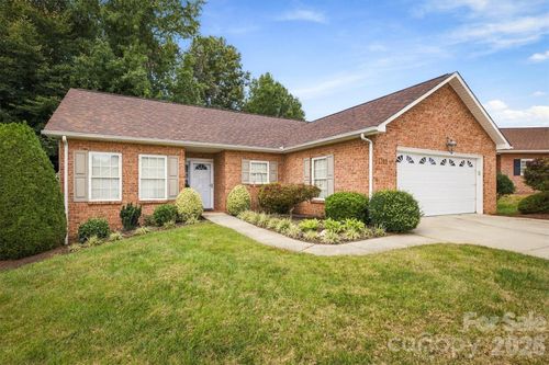 1211 Wexford Village Cir Ne, Lenoir, NC, 28645-8294 | Card Image