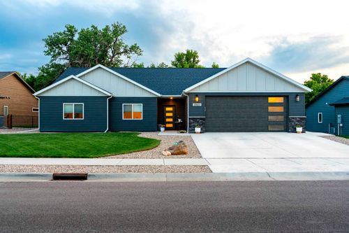 3961 Pintlar Ave, Spearfish, SD, 57783-9524 | Card Image
