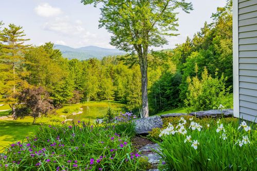 207 Boynton Rd, Londonderry, VT, 05148-9663 | Card Image