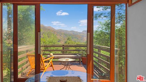 19520 Cave Way, Topanga, CA, 90290 | Card Image