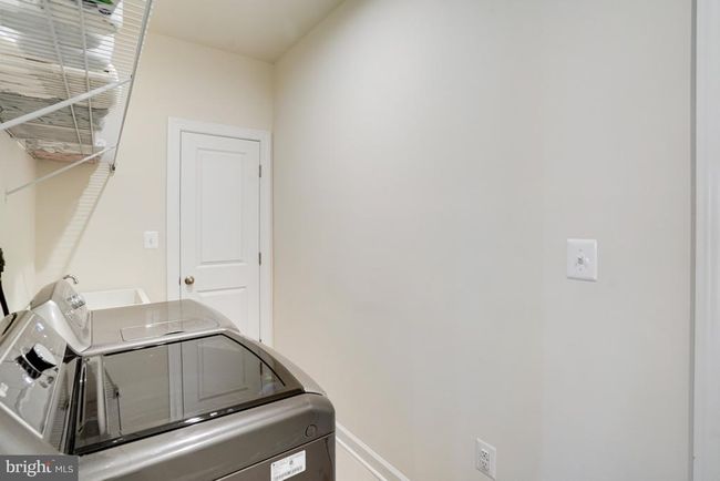 8942 Hubbard Way, House other with 4 bedrooms, 4 bathrooms and null parking in LORTON VA | Image 26