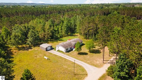 2737 S Pine Aire, Grawn, MI, 49637-9510 | Card Image