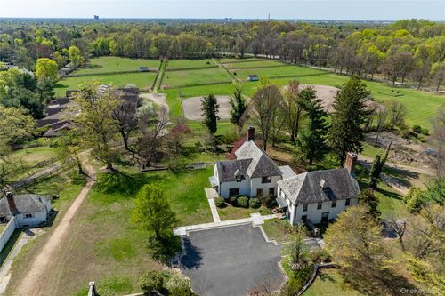 203 Store Hill Rd, Old Westbury, NY, 11568-1706 | Card Image