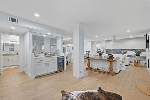 2015 Majorca Dr, Oxnard, CA, 93035-3649 | Card Image