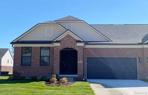 55789 Oak Pointe Dr, Utica, MI, 48315-6707 | Card Image
