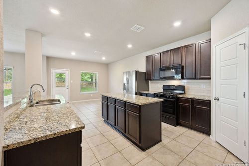 148 Hunters Spg, San Antonio, TX, 78253-2217 | Card Image