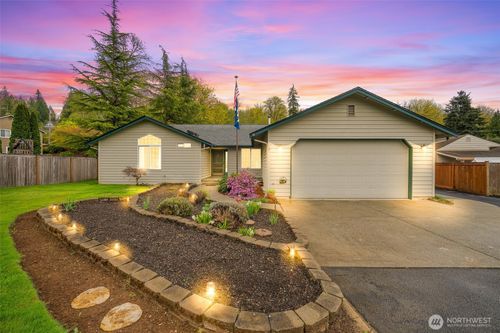 21211 89th Ave Ne, Arlington, WA, 98223-5003 | Card Image