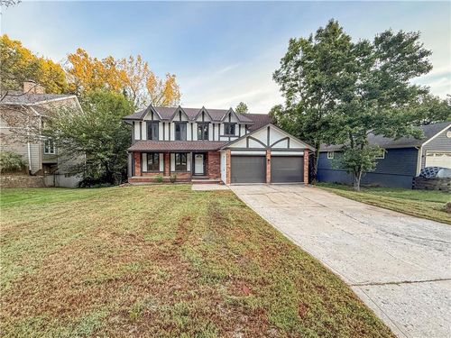 5510 Verlin Dr, Parkville, MO, 64152-3233 | Card Image