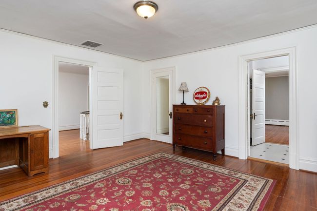 675 E Beverley St, House other with 4 bedrooms, 4 bathrooms and null parking in STAUNTON VA | Image 52
