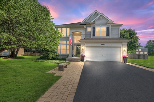 1551 Augusta Ln, Cary, IL, 60013-1833 | Card Image