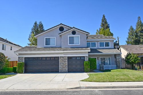 878 N Ash Ave, Clovis, CA, 93611-8121 | Card Image