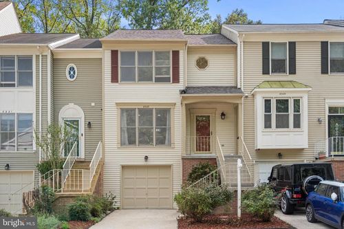 8323 Ridge Crossing Ln, SPRINGFIELD, VA, 22152-3563 | Card Image