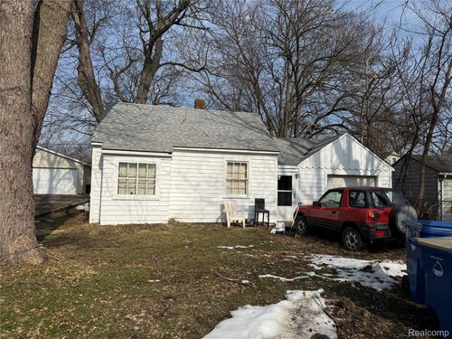 984 Voorheis Rd, Waterford, MI, 48328-3874 | Card Image