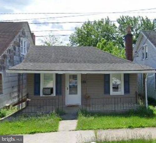 622 W 5th St, LEWISTOWN, PA, 17044-2027 | Card Image