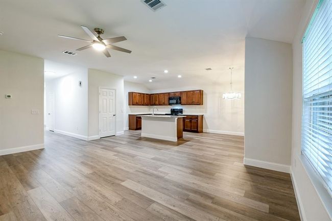 167 Courageous Side Way, House other with 4 bedrooms, 3 bathrooms and 2 parking in Magnolia TX | Image 5