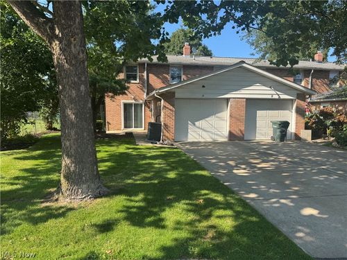 3a-24620 Clareshire Dr, North Olmsted, OH, 44070-3541 | Card Image