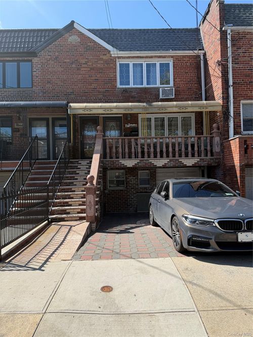 11 Paerdegat 2nd St, Brooklyn, NY, 11236-6052 | Card Image