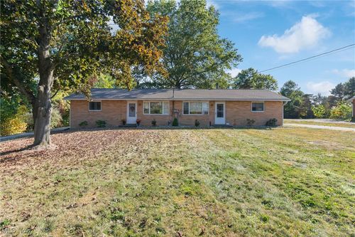 3302-3300 Highland Park Nw, North Canton, OH, 44720-4528 | Card Image