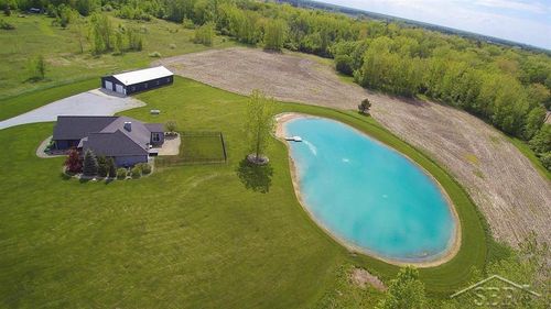 10399 Webster Rd, Freeland, MI, 48623-9732 | Card Image