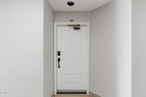 q2-865 S B St, Oxnard, CA, 93030-8100 | Card Image