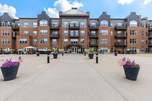 130-1800 Graham Ave, Saint Paul, MN, 55116-3295 | Card Image