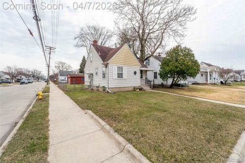 24601 Oxford St, Dearborn, MI, 48124-2422 | Card Image
