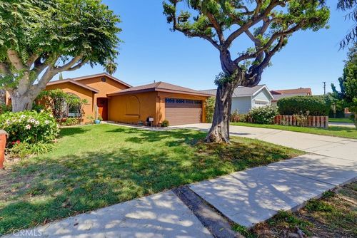 161 E 31st St, Long Beach, CA, 90807-5001 | Card Image