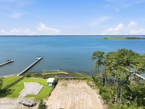 980 Crow Hill Rd, Beaufort, NC, 28516-7315 | Card Image