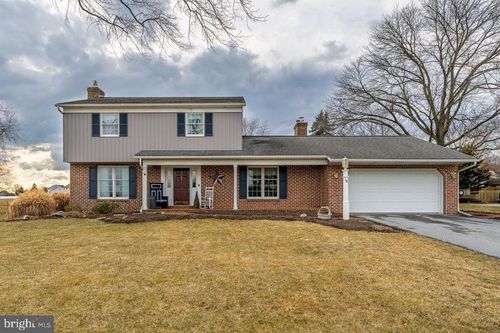 18 S Westview Dr, GORDONVILLE, PA, 17529-9736 | Card Image