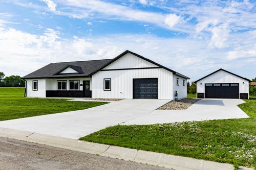 106 Pheasant St, Audubon, MN, 56511-4301 | Card Image