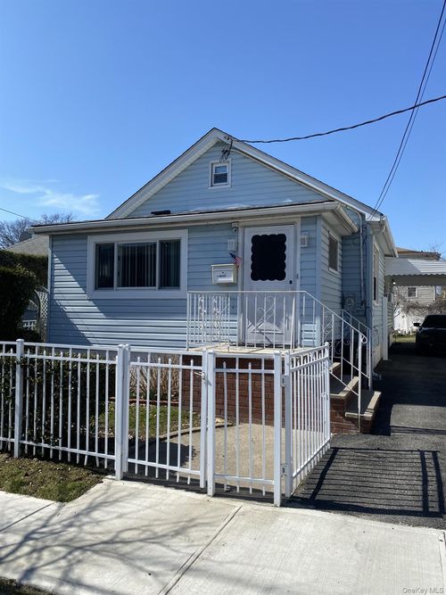 145-24 223rd St, Springfield Gardens, NY, 11413-3440 | Card Image