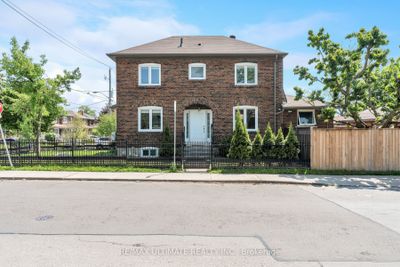 MAIN - 290 Westmount Ave, House other with 3 bedrooms, 2 bathrooms and 1 parking in York ON | Image 3