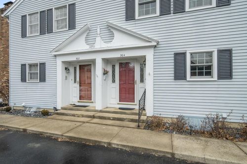 304 Constitution Dr, Chillicothe, OH, 45601-2122 | Card Image