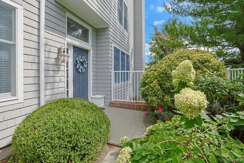 29 Country Club Ln, Pleasantville, NY, 10570-2348 | Card Image