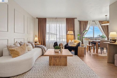 109 Alta Vista Way, Daly City, CA, 94014-1403 | Card Image