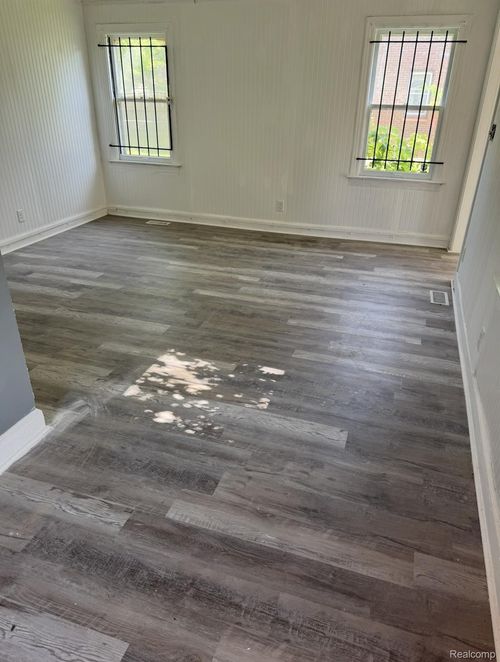 15707 Lauder St, Detroit, MI, 48227-2630 | Card Image