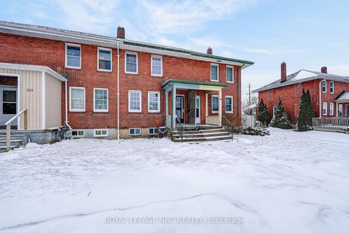 211 Lincoln St, Welland, ON, L3B4M8 | Card Image