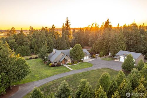 8751 Weidkamp Rd, Lynden, WA, 98264-9738 | Card Image