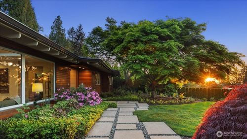 8320 Frederick Pl, Edmonds, WA, 98026-5033 | Card Image