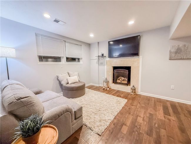 133 Glengarry Dr, House other with 3 bedrooms, 2 bathrooms and 2 parking in Coraopolis PA | Image 25
