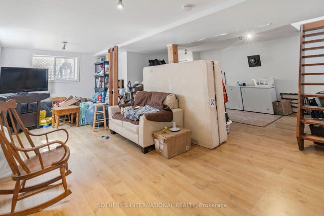 404 County Rd 29, House other with 3 bedrooms, 2 bathrooms and 10 parking in Toledo ON | Image 20