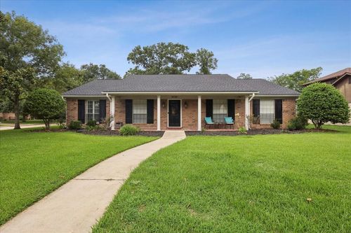 6120 Pinkstaff Ln, Beaumont, TX, 77706-2515 | Card Image