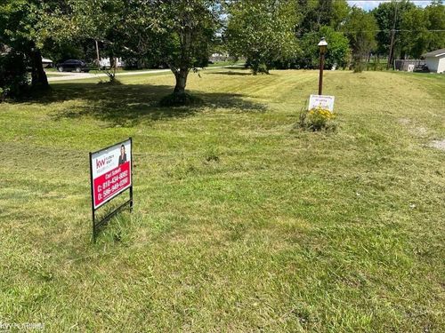 6372 Lapeer Rd, Clyde, MI, 48049-4202 | Card Image